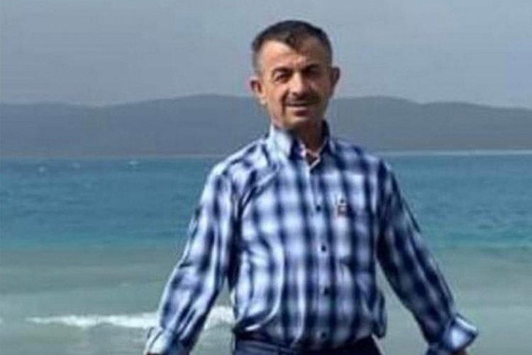 D&uuml;kkanının camlarını silerken merdivenden d&uuml;şen esnaf yaşamını yitirdi
