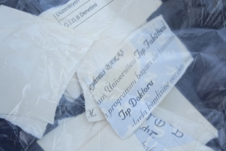 Kendisine saldıranlar serbest kalınca doktor diplomasını yırttı
