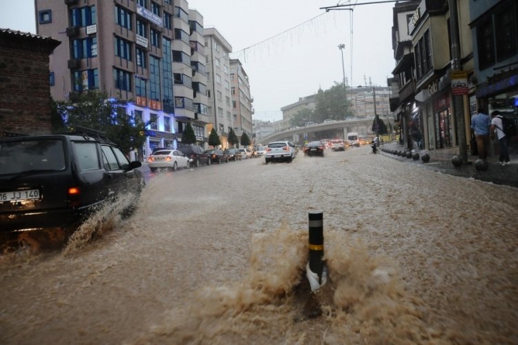Bakan Kurum'dan Bursa'ya kuvvetli sağanak uyarısı