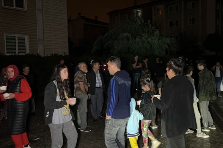 D&uuml;zce'de taşkın sebebiyle 1200 hane elektriksiz kaldı