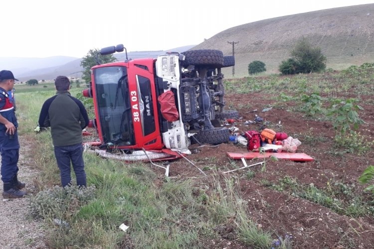 Marmaris yangınından d&ouml;nen ekip d&ouml;n&uuml;ş yolunda kaza yaptı