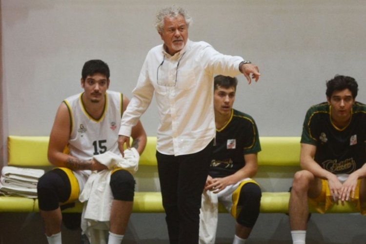 BGL Gen&ccedil; Takım Başantren&ouml;rl&uuml;k i&ccedil;in Cem Akdağ ile el sıkıştı