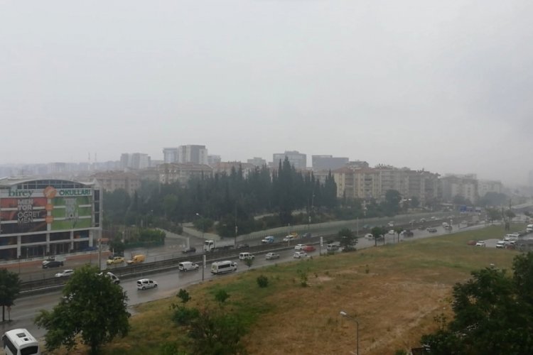 Bursa'da beklenen kuvvetli sağanak etkisini g&ouml;sterdi