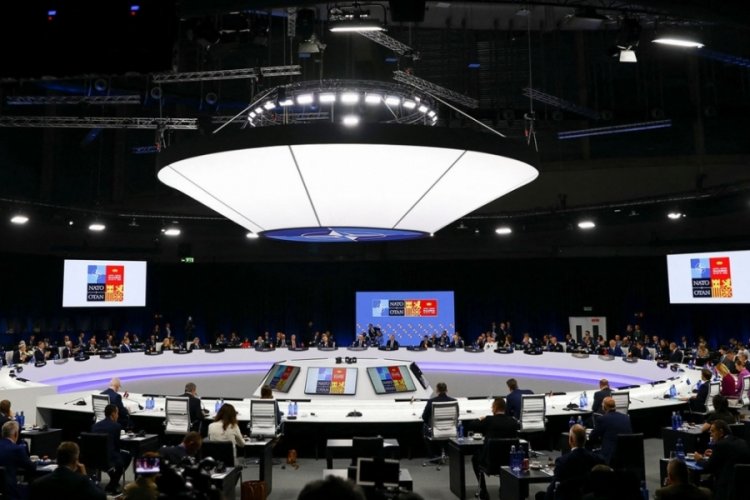 NATO Liderler Zirvesi'nden ilk haber: İsve&ccedil; ve Finlandiya birliğe davet edildi