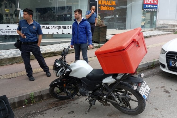 Samsun'da kaza: Motosiklet s&uuml;r&uuml;c&uuml;s&uuml; ve yaya yaralandı