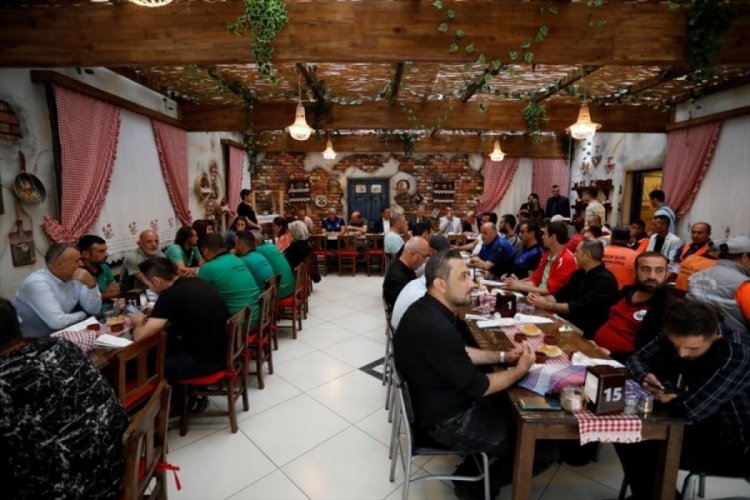 Bursa İneg&ouml;l Belediyesi personelinin doğum g&uuml;n&uuml;n&uuml; kutladı