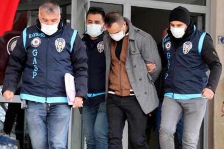 Soyguncunun bı&ccedil;akladığı kuyumcu &ccedil;alışanı &ouml;ld&uuml;