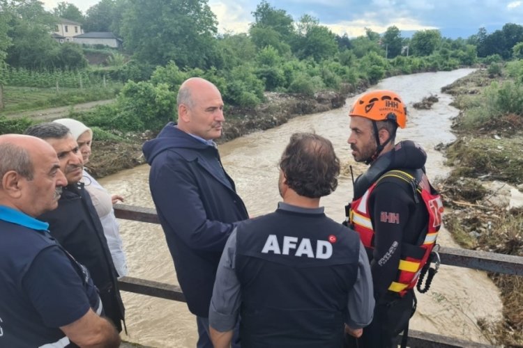 Bakan Soylu, D&uuml;zce'de sel b&ouml;lgesinde