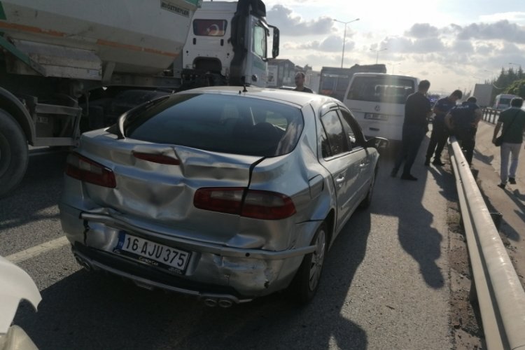 Kocaeli'de D-100'de zincirleme kaza: 6 yaralı