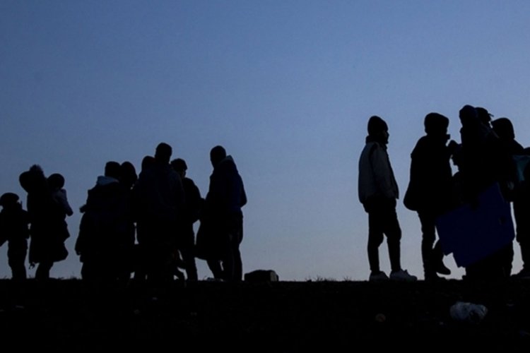 20 d&uuml;zensiz g&ouml;&ccedil;men susuzluktan yaşamını yitirdi