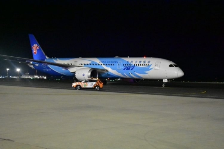 Wuhan'dan İstanbul'a iki yıldan sonra ilk u&ccedil;ak indi