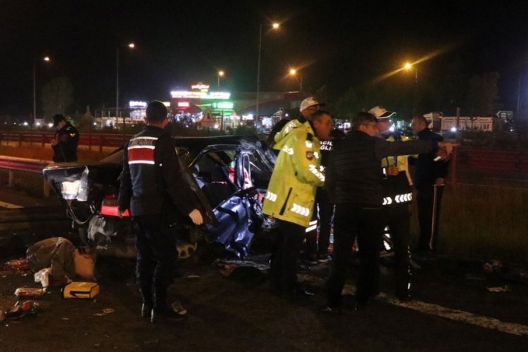 TEM'de feci kaza: 2 &ouml;l&uuml;