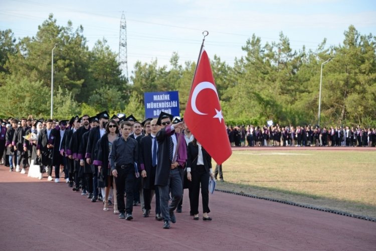 Uludağ &Uuml;niversitesi m&uuml;hendislerinin mezuniyet heyecanı