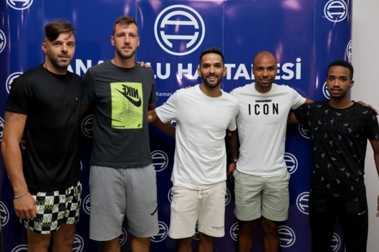 Alanyaspor sağlık kontrol&uuml;nden ge&ccedil;ti