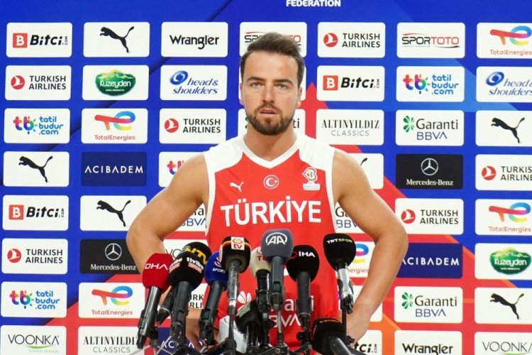 Melih Mahmutoğlu:  İngiltere ma&ccedil;ı bizim i&ccedil;in &ccedil;ok değerli bir ma&ccedil;