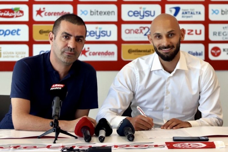 Antalyaspor, &Ouml;mer Toprak'ı transfer etti