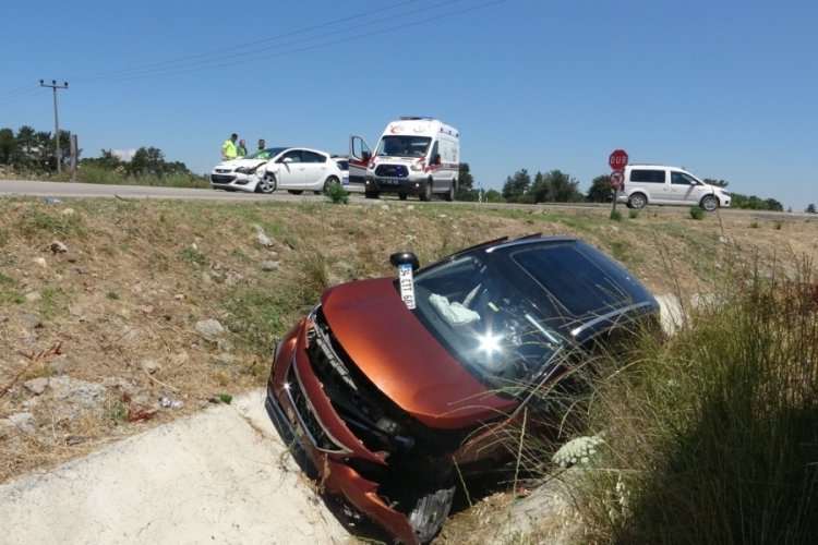 &Ccedil;anakkale'de feci kaza: 8 yaralı