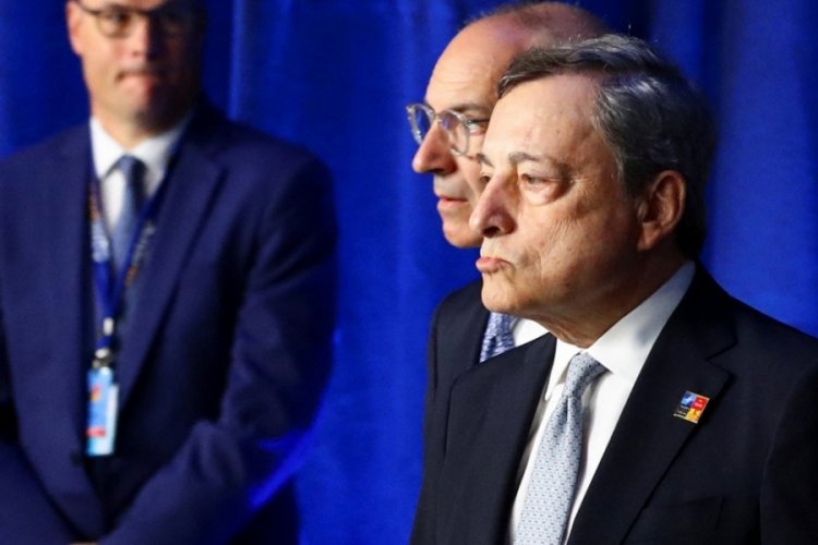 İtalya h&uuml;k&uuml;metinde gerilim:  Başbakan Draghi NATO Zirvesi'nden erken ayrıldı