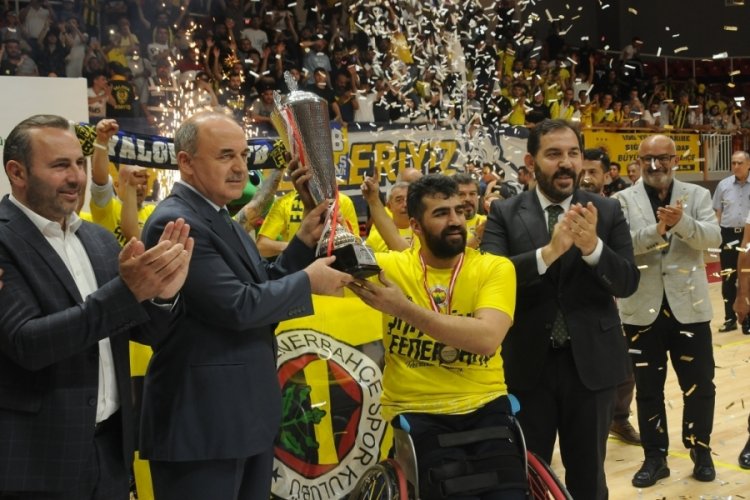 Tekerlekli Sandalye Basketbol S&uuml;per Ligi'nde şampiyon Fenerbah&ccedil;e