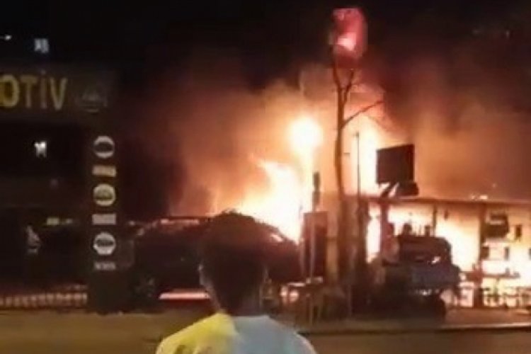 İstanbul'da patlayan restoran alev alev yandı