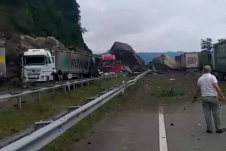 Artvin'de heyelan meydana geldi: &Ouml;l&uuml; ve yaralılar var