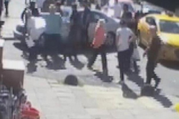 Eski sevgilisini ka&ccedil;ırmaya &ccedil;alışan ş&uuml;pheliye esnaf engel oldu