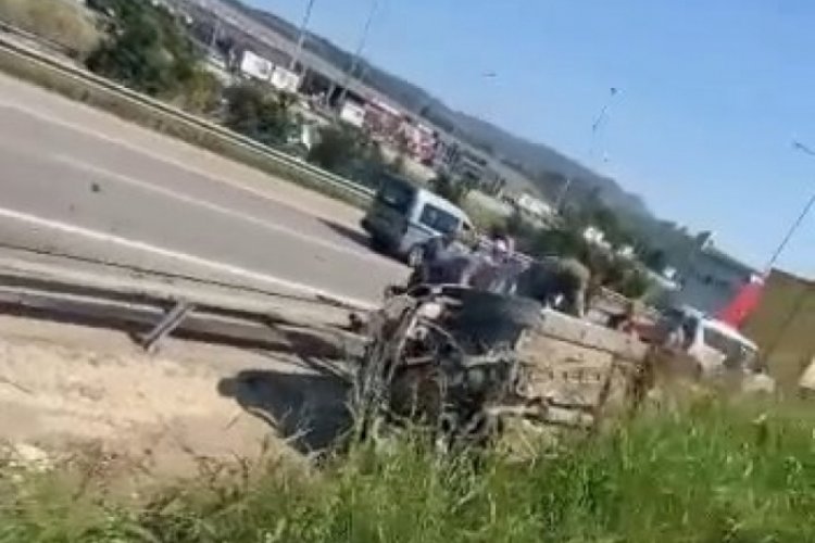 Bursa'da feci kaza: Takla atan otomobildeki 2 kişi yaralandı