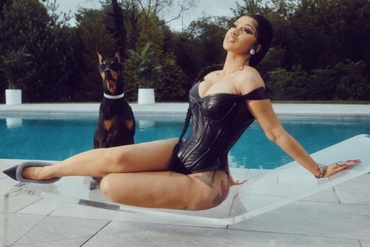 Cardi B'den filtresiz paylaşım