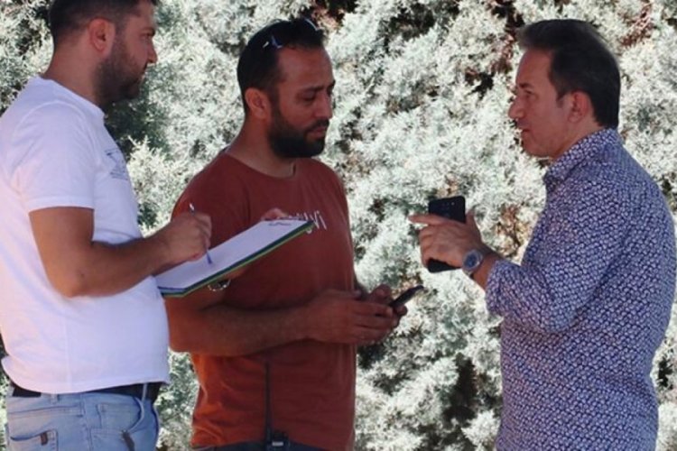 Antalya'da kadınlara yardım etmek i&ccedil;in duran adam yaptığına pişman oldu