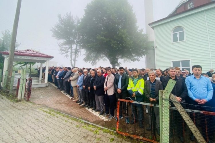 Ağabeyinin kazara vurduğu Emirhan, son yolculuğuna uğurlandı