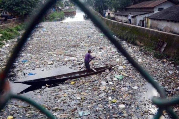 Tek kullanımlık plastik &uuml;r&uuml;nler Hindistan'da yasaklandı