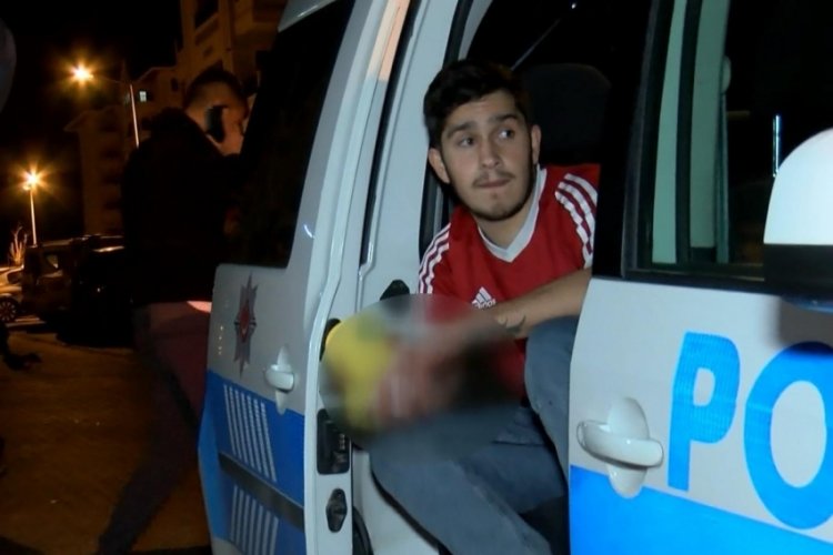 Annesinin sevgilisini bı&ccedil;aklayan Emre ve arkadaşına hapis