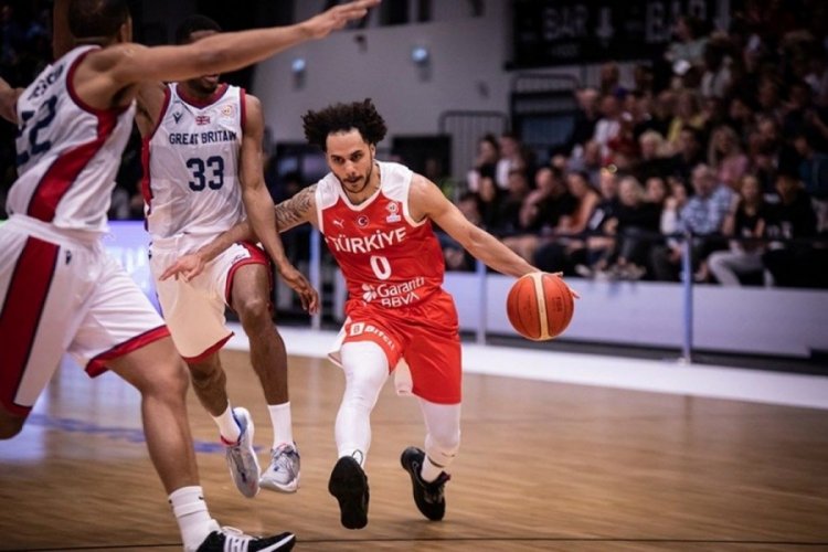 12 Dev Adam, B&uuml;y&uuml;k Britanya'yı 85-71 mağlup etti