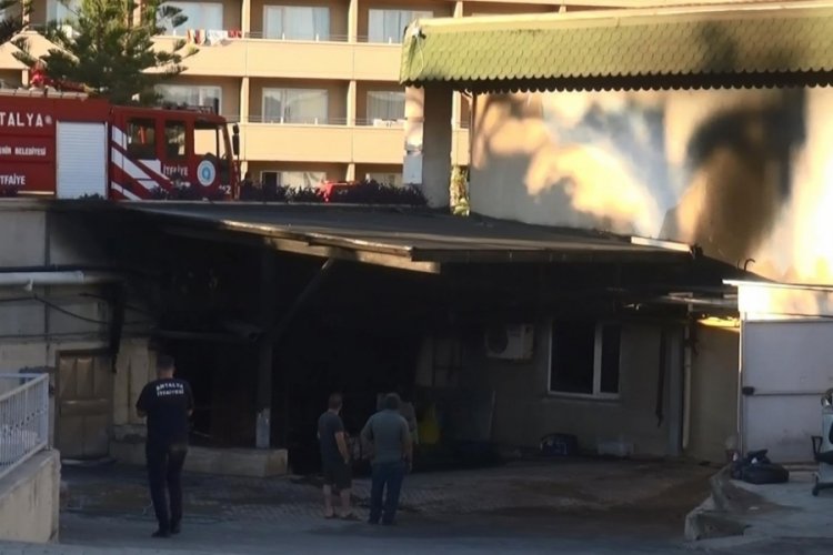 Antalya'da otelde &ccedil;ıkan yangın, s&ouml;nd&uuml;r&uuml;ld&uuml;
