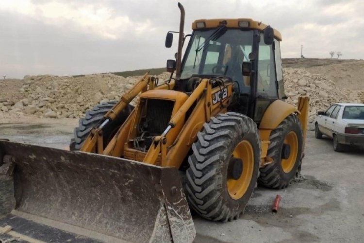 &Uuml;zerine kaya d&uuml;şen kep&ccedil;e operat&ouml;r&uuml;n&uuml;n feci &ouml;l&uuml;m&uuml;