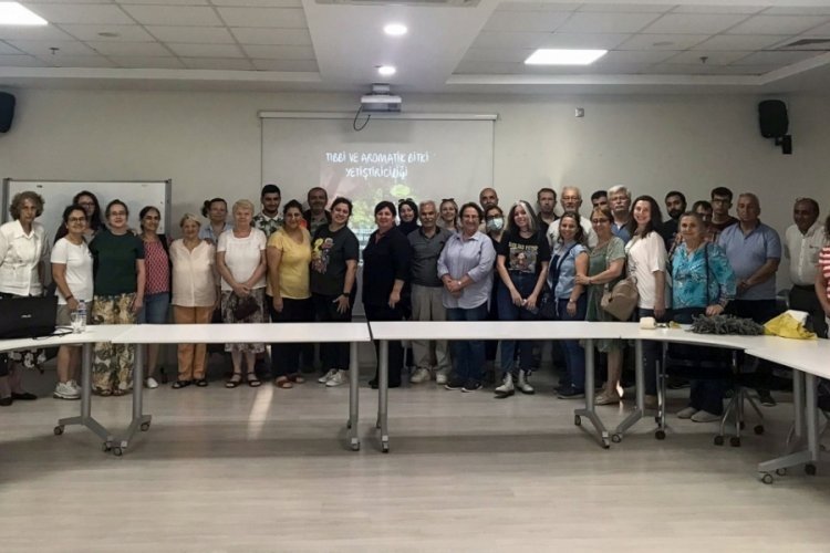 Bursa'da tıbbi ve aromatik bitki yetiştiriciliğini &ouml;ğrendiler