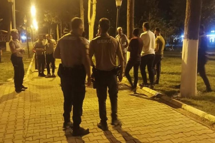 Adıyaman'da fıskiyeler otomatik a&ccedil;ılınca g&ouml;revliye saldırdılar