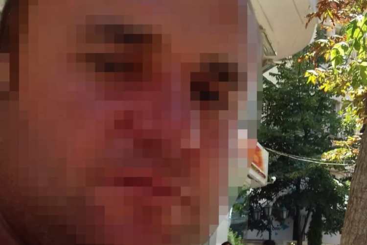 Eskişehir'de eşiyle ilişkisi olduğunu d&uuml;ş&uuml;nd&uuml;ğ&uuml; adamı sopayla d&ouml;verek &ouml;ld&uuml;rd&uuml;
