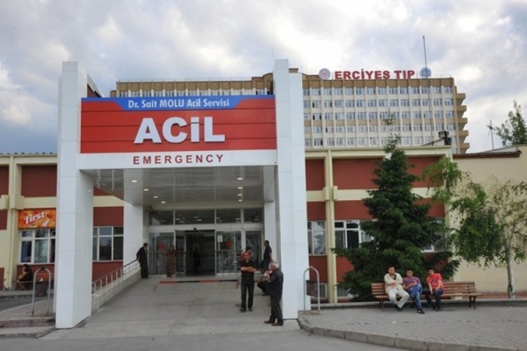 Kayseri'de hastayı bırakıp kavgaya tutuştular