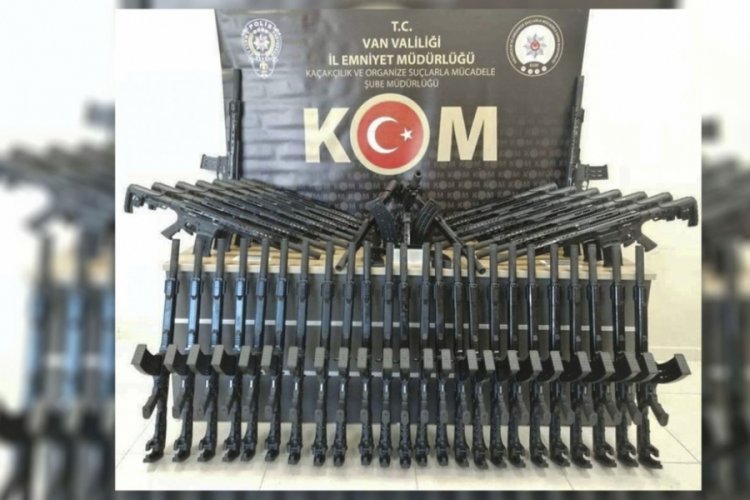 Ş&uuml;phe &uuml;zerine durdurulan ara&ccedil;ta 150 av t&uuml;feği ele ge&ccedil;irildi