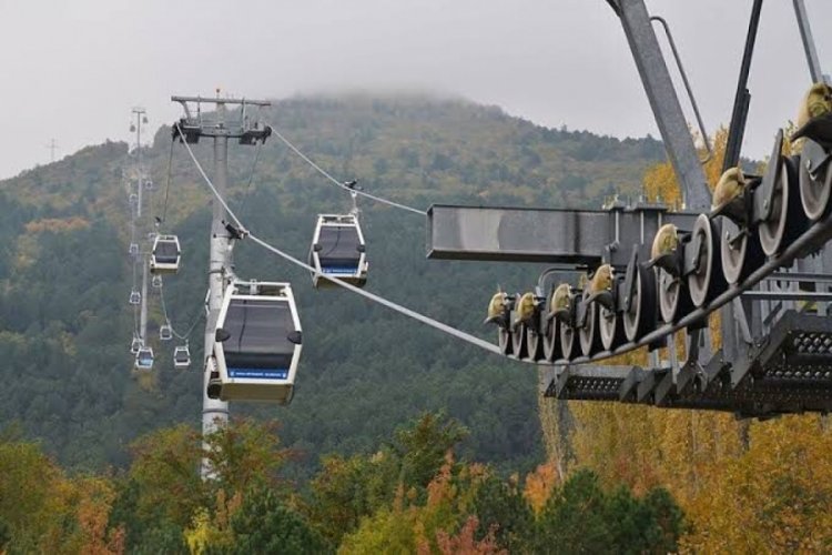 Teleferiğe turistler biniyor, Bursalılar bakıyor (&Ouml;ZEL HABER)