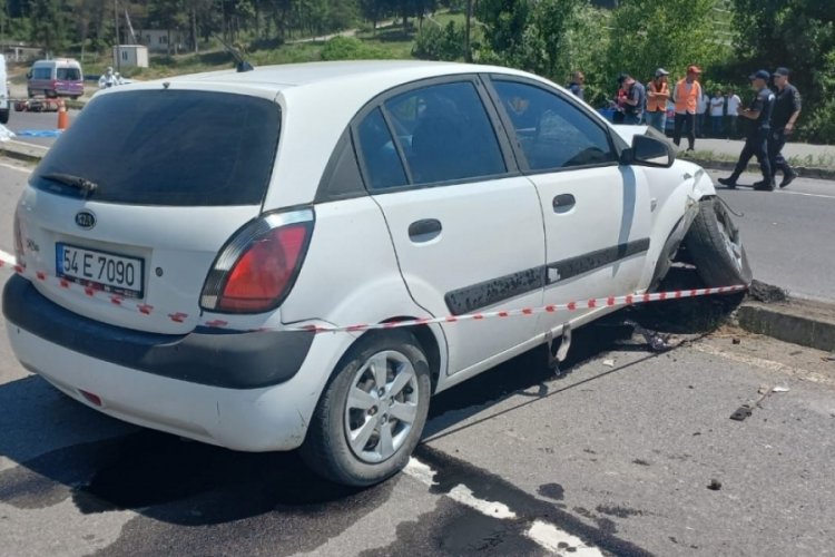 Sakarya'da otomobilin &ccedil;arptığı motosikletin s&uuml;r&uuml;c&uuml;s&uuml; &ouml;ld&uuml;