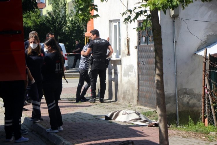 Bolu'da kıyafetleri tutuşunca canından oldu