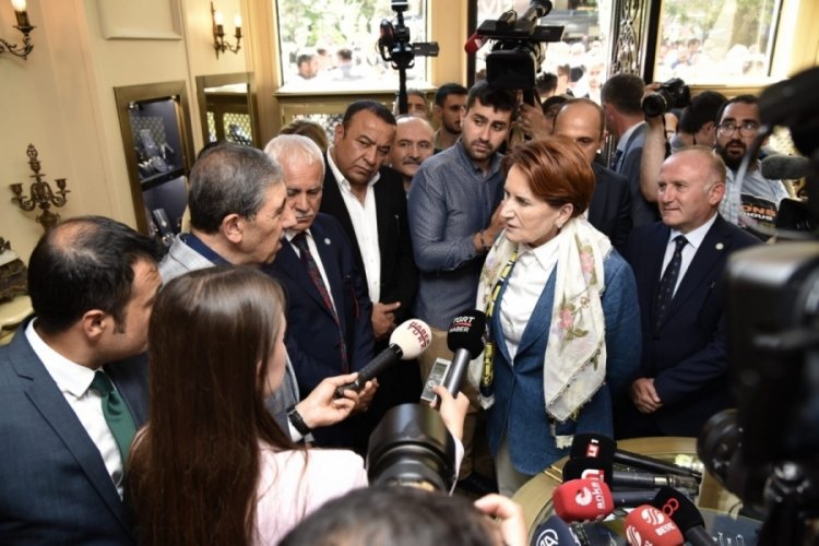 Meral Akşener, esnafı ziyaret etti
