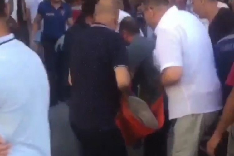Akıma kapılan d&uuml;kkan sahibi hayatını kaybetti