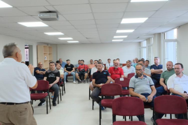 Bursa Mustafakemalpaşa'da kurban kesimi kursu verildi