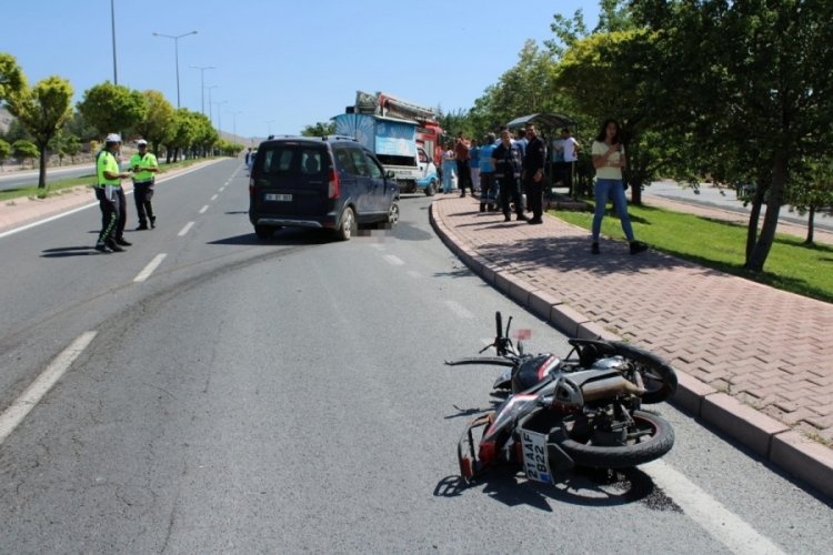 Muhabirin hayatını kaybettiği feci kaza g&uuml;venlik kamerasında
