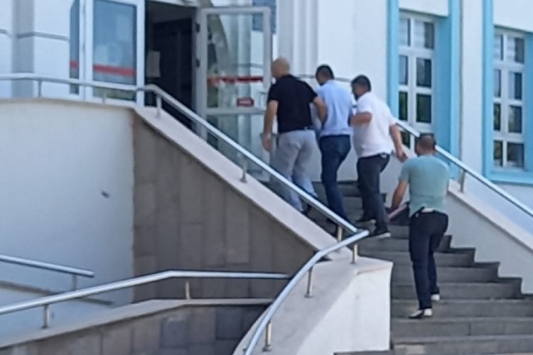 Bursa'da K&ouml;fteci Yusuf'a giren hırsızın, şube m&uuml;d&uuml;r yardımcısı olduğu anlaşıldı