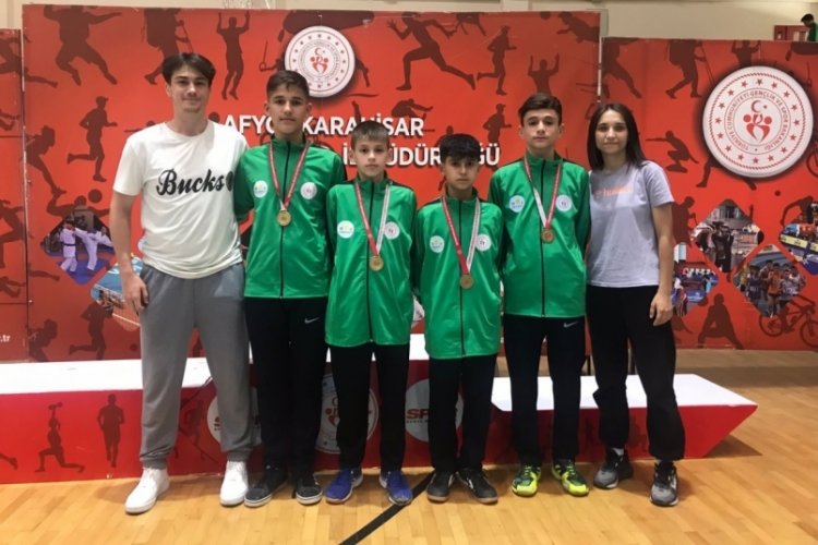 Bursa Osmangazili Badmintoncular Yeniden Zirvede