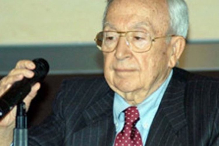 Eski Dışişleri Bakanı İlter T&uuml;rkmen yaşamını yitirdi